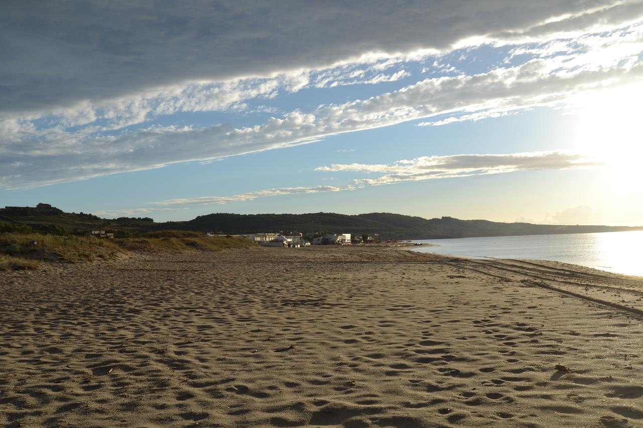Miramare Struttura Sulla Spiaggia 普拉塔莫纳 外观 照片